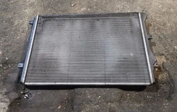 Audi A3 S3 8P Coolant radiator 1K0121251L