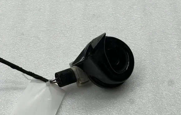 BMW 4 F36 Gran coupe Horn signal 7300976