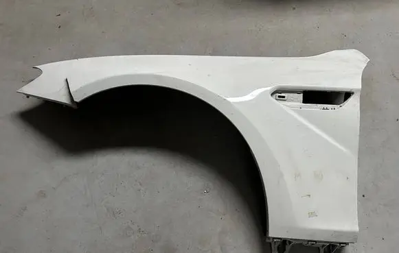 BMW M6 Fender
