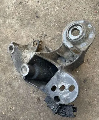 Audi A6 S6 C6 4F Engine mounting bracket