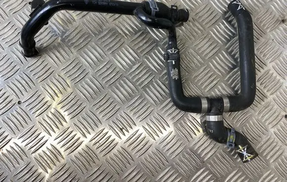 Volkswagen PASSAT B8 Engine coolant pipe/hose 3Q0121070P