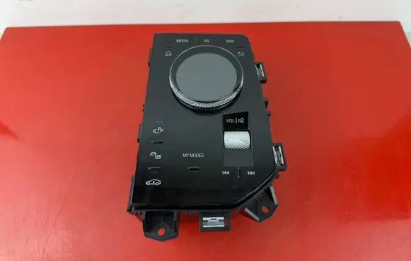 BMW 7 G70 Central console control unit 5A4FE82 65825A4FE82