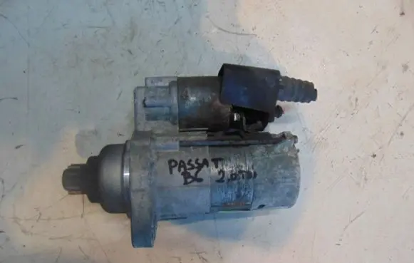 Volkswagen PASSAT B6 Starter motor 02M911023N