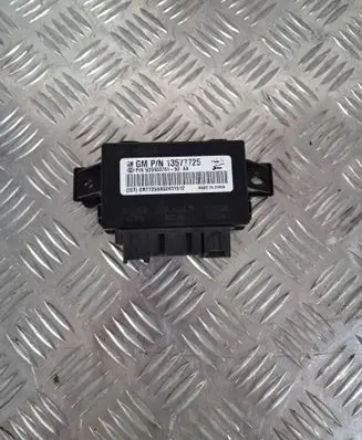 Opel Astra J Seat control module 13577725