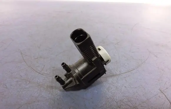 Audi A5 8T 8F Vacuum valve 1K0906283A