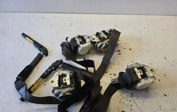 Opel Astra K Set of seat belts 