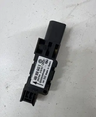 Volkswagen Touareg I Airbag deployment crash/impact sensor 4B0959643E 270707 203784