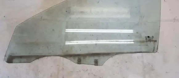 KIA Rio Front door window glass four-door