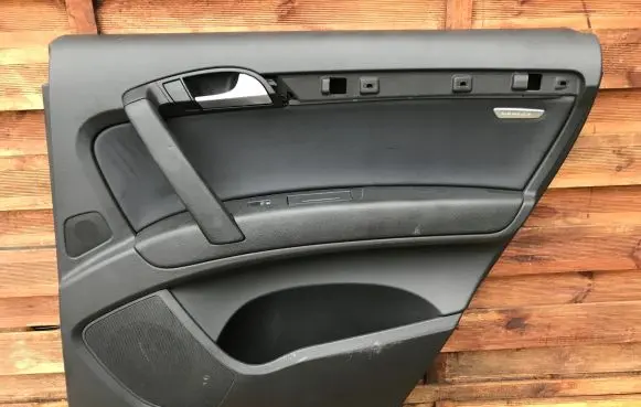 Audi Q7 4L Rear door card panel trim