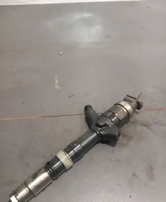 Toyota Avensis T250 Fuel injector 236700G010