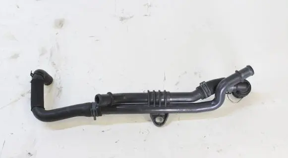 Volkswagen PASSAT B8 Coolant pipe/hose 3Q0121070S