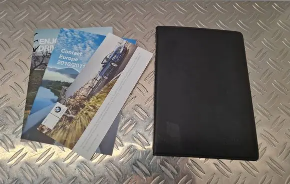 BMW 3 E90 E91 Owners service history hand book