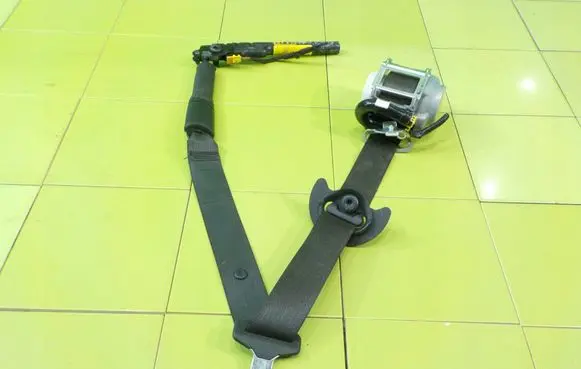 Opel Astra K Front seatbelt 39065887 BEZPIECZENSTWA