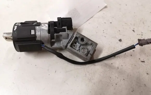 Citroen C4 I Picasso Ignition lock 9663123380