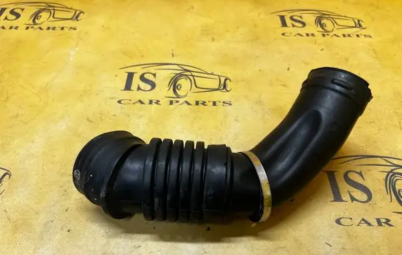 Mercedes-Benz G W461 W463 1st Gen Air intake hose/pipe A4635017984