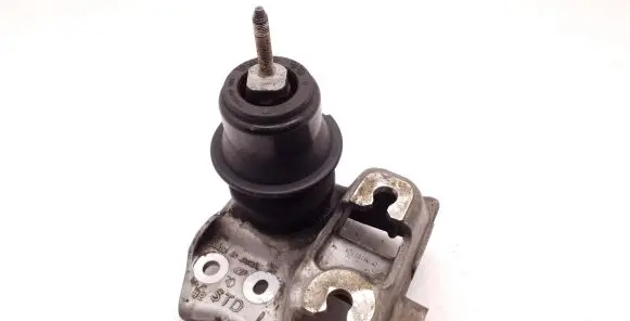Engine mount bracket