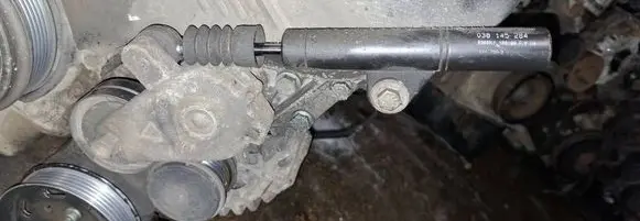 Volkswagen Bora Generator/alternator belt tensioner 038903315