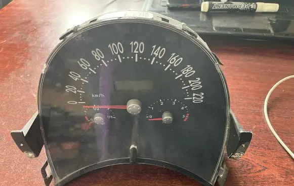 Volkswagen New Beetle Speedometer (instrument cluster) 1C0919861C