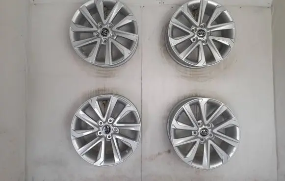 Toyota Corolla E140 E150 R17 alloy rim 8880-1