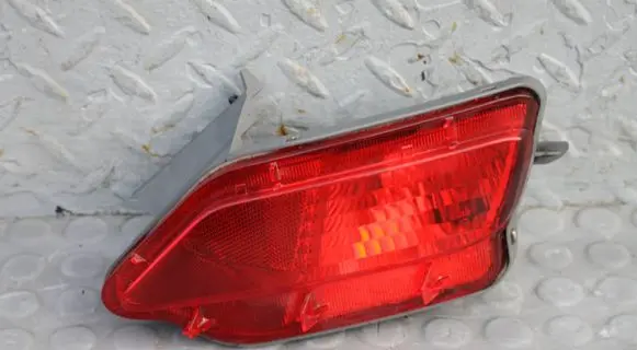 Toyota RAV 4 (XA40) Rear fog light LAMPAPRAWATYLRAV4