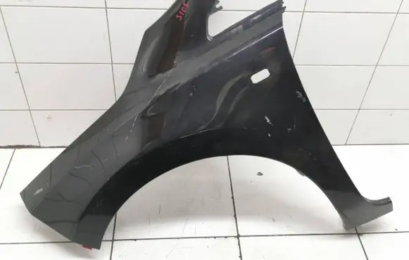 Nissan Leaf I (ZE0) Fender
