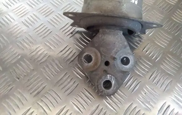 Opel Vectra C Gearbox mount V04640