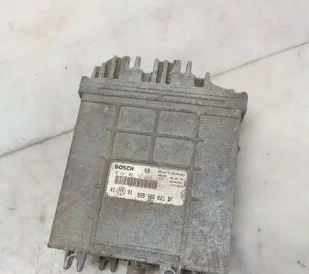 Volkswagen Golf III Engine control unit/module 0281001421 028906021BF 28SA2901