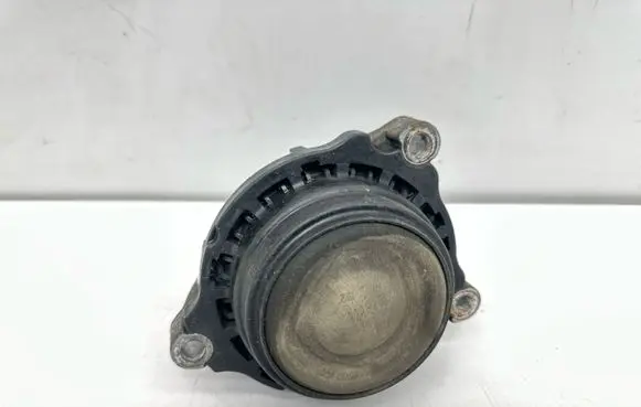 BMW 4 F32 F33 Engine mount bracket 6856405