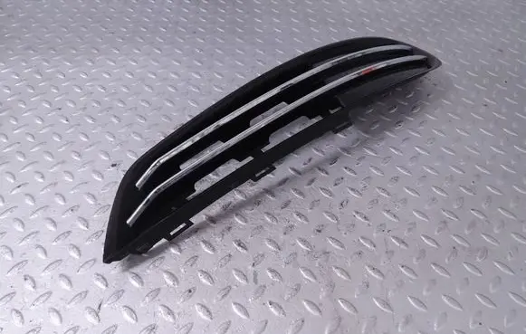 Audi A8 S8 D4 4H Front bumper lower grill 4H0807679K 4H0807679L