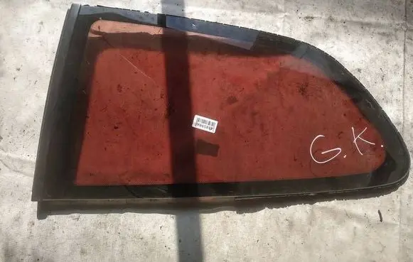 Mitsubishi Colt Rear side window as2
