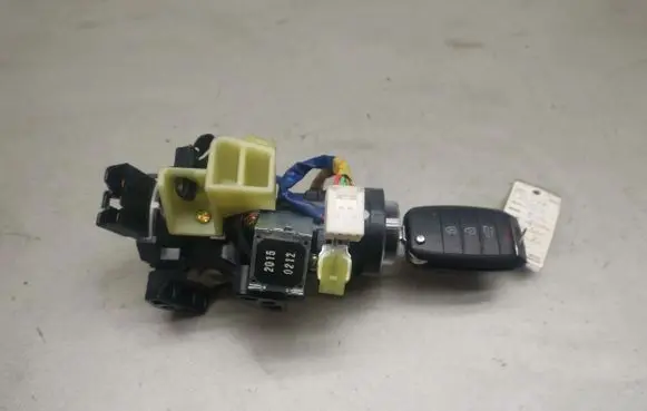 KIA Optima Ignition lock 39A612131110