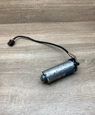 Mercedes-Benz E W210 Seat adjustment motor 2108204842 0130002479