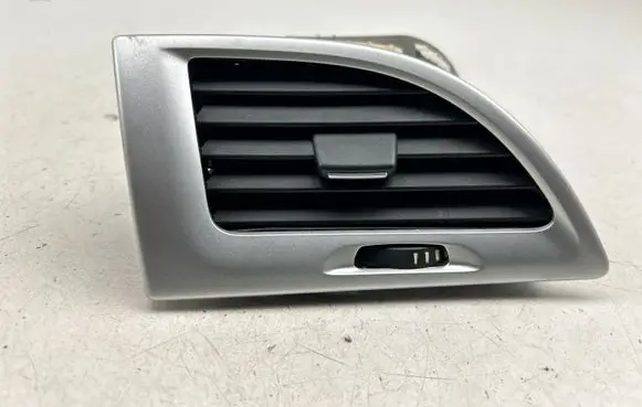 Renault Megane III Dashboard side air vent grill/cover trim