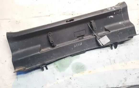 Skoda Octavia Mk2 (1Z) Other trunk/boot trim element 1z5863995