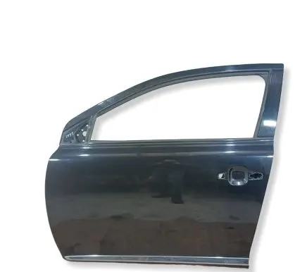 Suzuki Kizashi Front door 