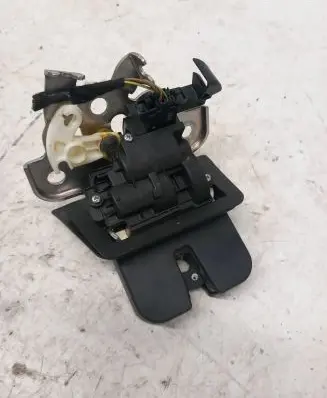 Audi A4 S4 B8 8K Tailgate/trunk/boot lock/catch/latch 8K9827505