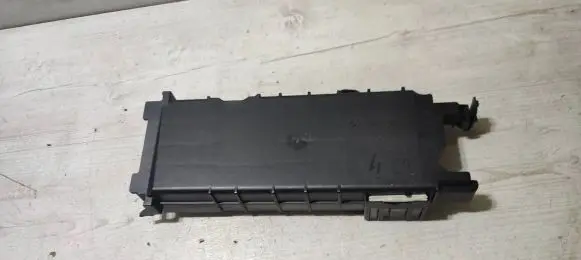 Mercedes-Benz A W176 Fuse box cover A2465402614