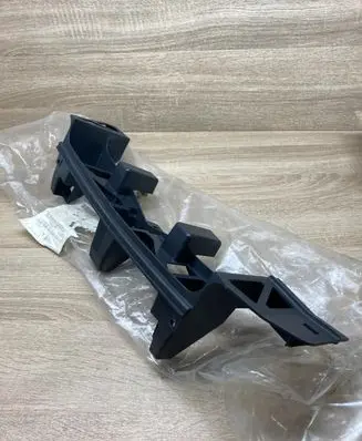 Front bumper mounting bracket
