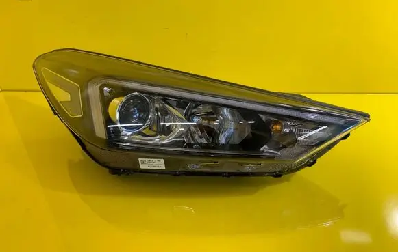 Hyundai Tucson TL Headlight/headlamp 92102D7600