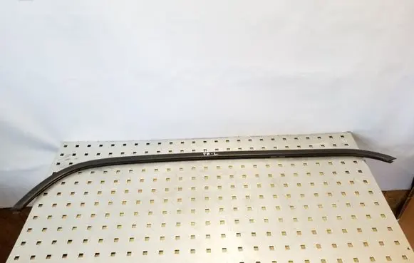 Opel Vivaro Front door glass trim molding