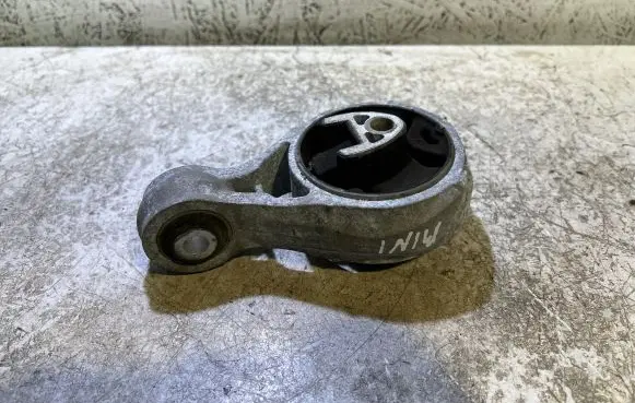 Mini Cooper Countryman R60 Engine mount bracket 9806994 2211