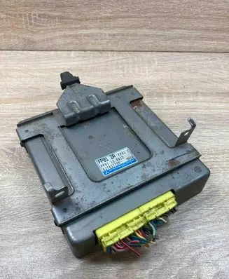 Mazda 626 Engine control unit/module ECU FP0118881D E2T03773T