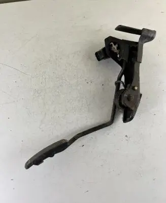 Toyota Land Cruiser (HDJ90) Accelerator throttle pedal 8928135020