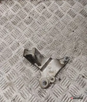 Volvo S60 Engine mounting bracket 31293542