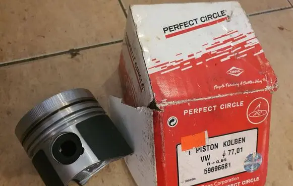 Volkswagen Golf II Piston 59696681 59696661