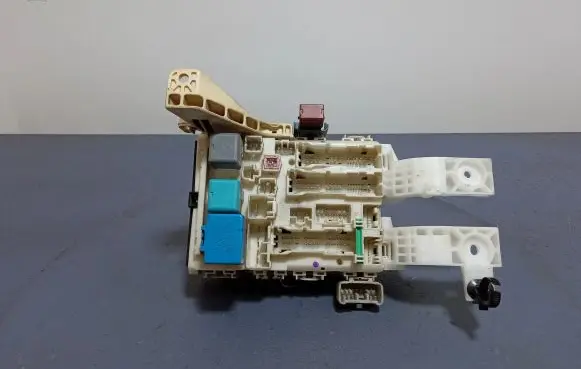 Toyota Yaris Fuse box set 82730-52341