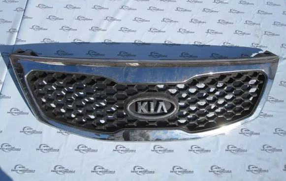 KIA Sorento Front bumper upper radiator grill