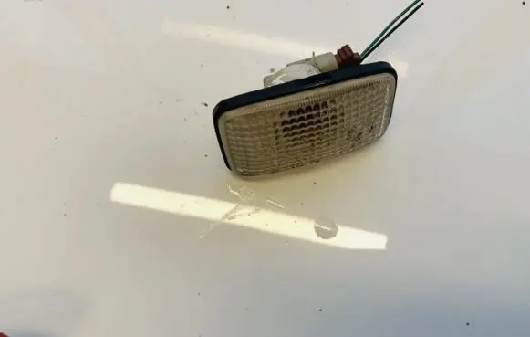 Toyota Yaris Front fender indicator light