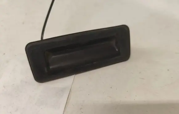 Skoda Octavia Mk3 (5E) Tailgate opening switch 5E0827566