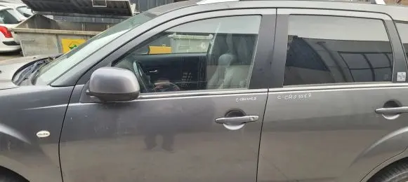 Citroen C-Crosser Front door